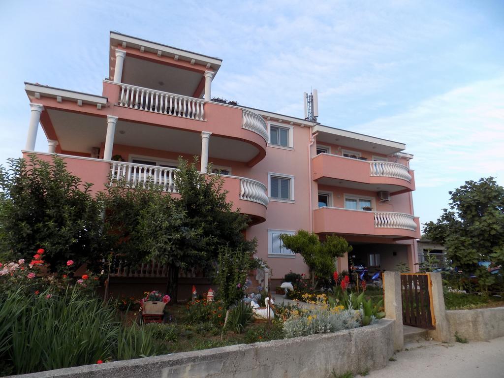 Apartments Sofija Vrsi Exterior photo